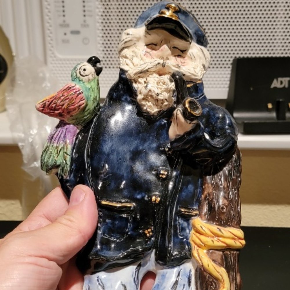 2000 BLUE SKY CLAYWORKS HEATHER GOLDMINC SEA CAPTAIN PARROT WALL PLAQUE